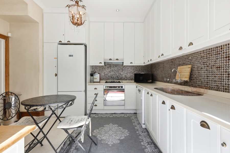 6 Bedroom Property for Sale in Green Point Western Cape